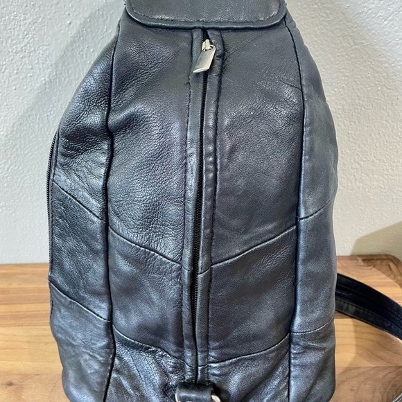 Vtg Smooth Leather Silver Accents Backpack Slingback Travel Minimalist Organizer - Picture 5 of 16